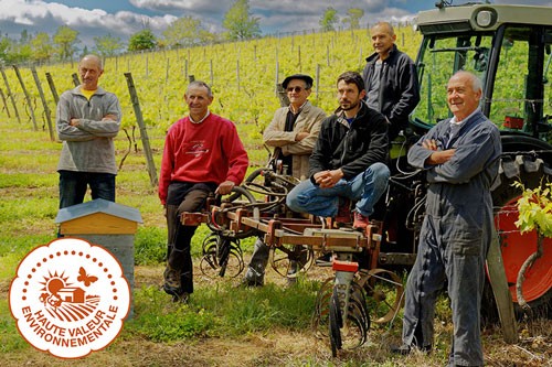 Mise en place d’une démarche HVE (Haute Valeur Environnementale). 80% du vignoble AOP certifié.